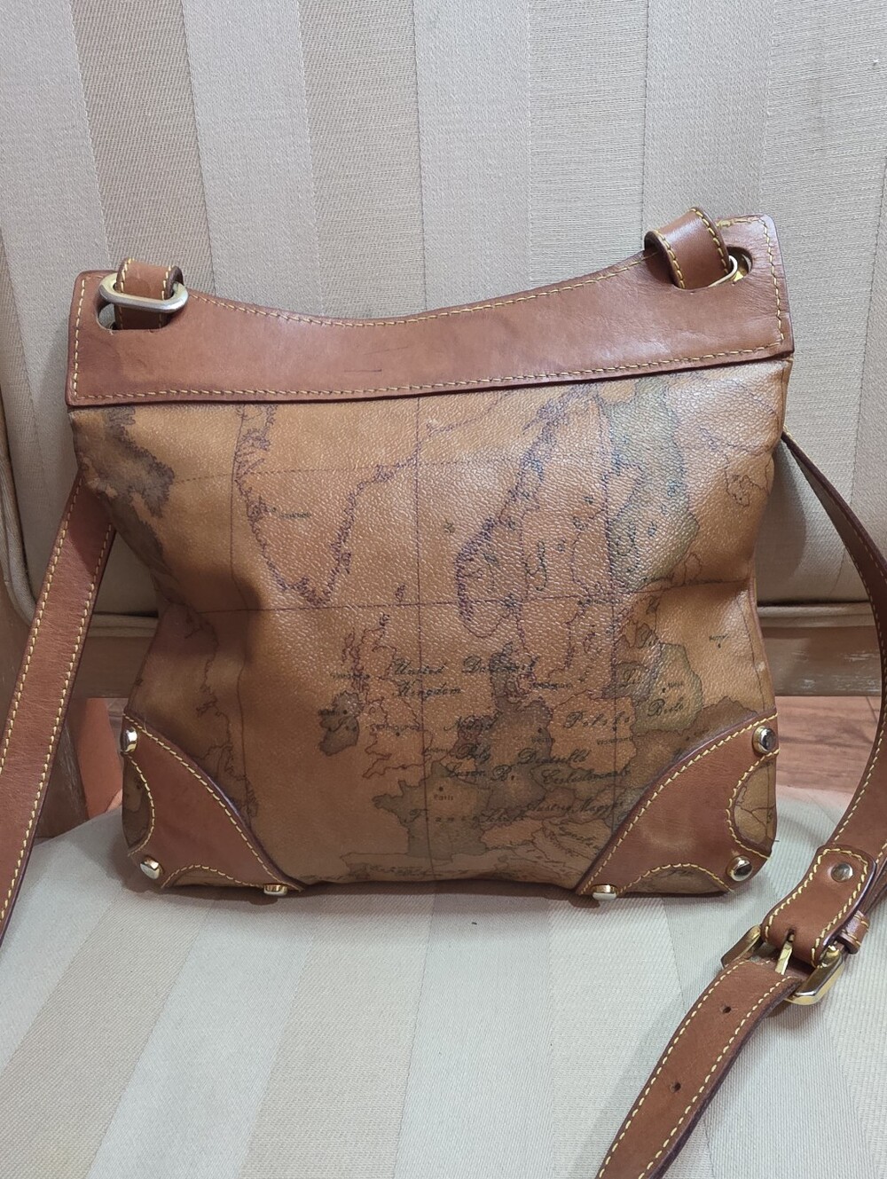 GENUINE ALVIERO MARTINI 1A CLASSE GEO CLASSIC MAP PRINT CROSSBODY SATCHEL PURSE - Picture 4 of 11